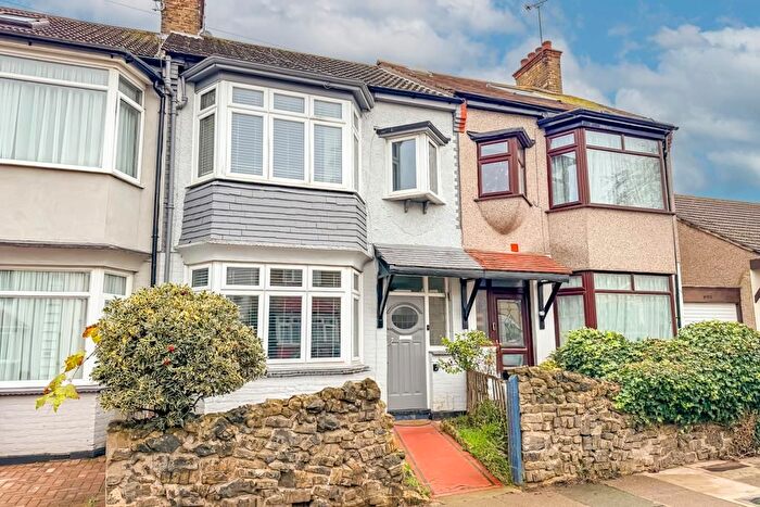 4 Bedroom Terraced House For Sale In Northview Drive, Westcliff-On-Sea, SS0