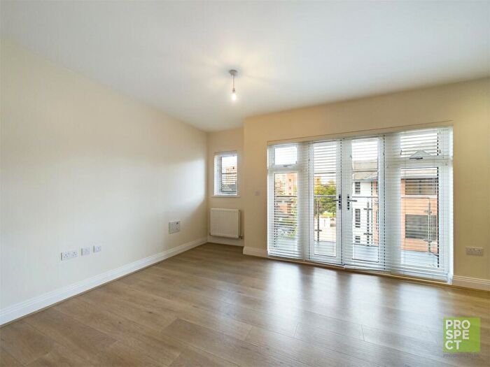 2 Bedroom Apartment To Rent In Bridge Avenue, Maidenhead, Berkshire, SL6