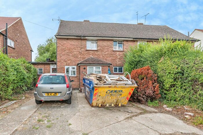 3 Bedroom Semi-detached House For Sale In St. Marys Crescent, Basildon, SS13