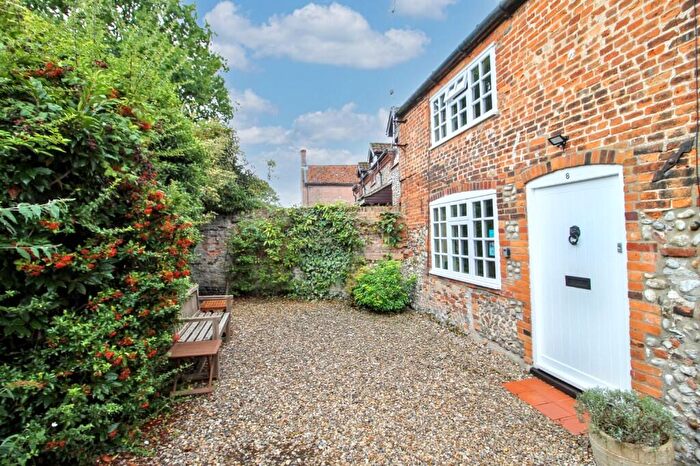 1 Bedroom Cottage For Sale In Carpenters Cottages, Norwich Road, Holt, NR25