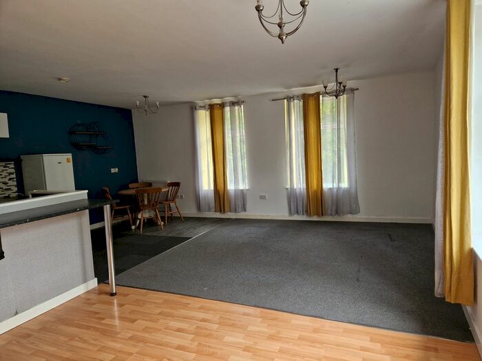 2 Bedroom Flat To Rent In Padiham Road, Burnley, BB12