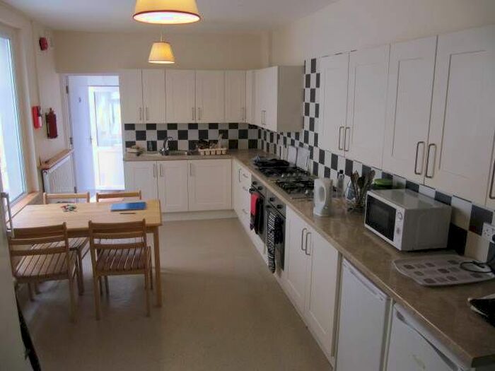 6 Bedroom Property To Rent In Bryn Y Mor Crescent, Uplands, Swansea, SA1