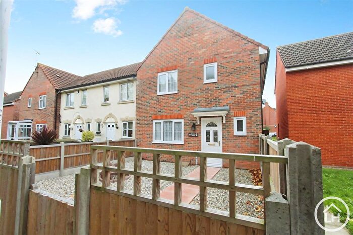 3 Bedroom Semi Detached House For Sale In Jacinth Drive, Sittingbourne, ME10