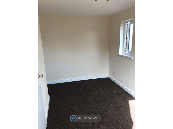1 Bedroom Terraced House To Rent In Gale Close, Hampton, TW12