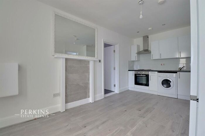 2 Bedroom Bungalow To Rent In Dollis Hill, NW2