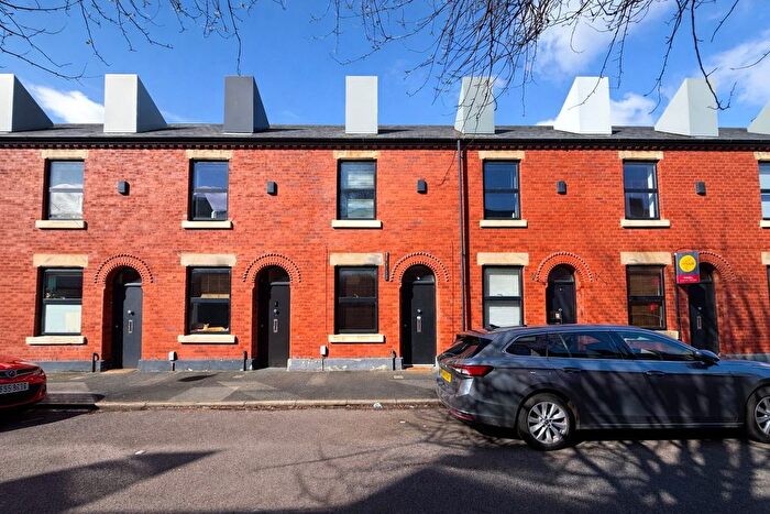 2 Bedroom Terraced House For Sale In Resevoir Street, Salford, M6