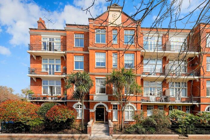 3 Bedroom Flat To Rent In Willoughby Road, Twickenham, TW1