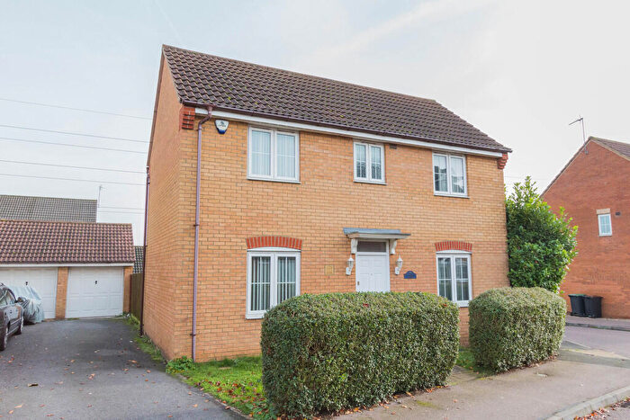 3 Bedroom Detached House To Rent In Randall Close, Irthlingborough, NN9