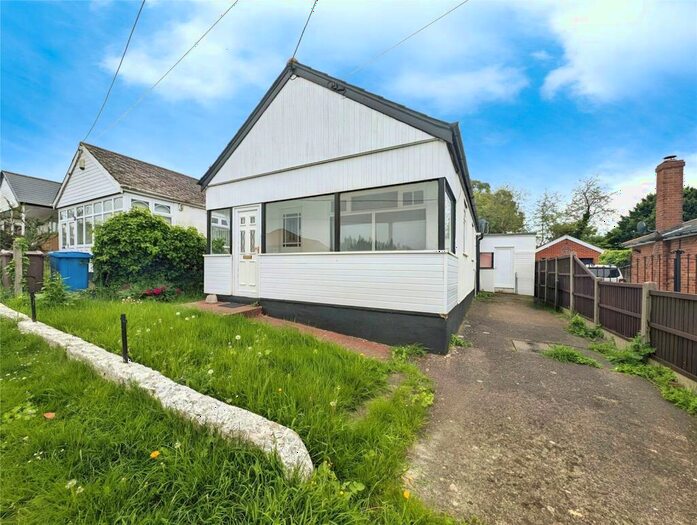 3 Bedroom Bungalow To Rent In Cliff Gardens, Minster On Sea, Sheerness, Kent, ME12