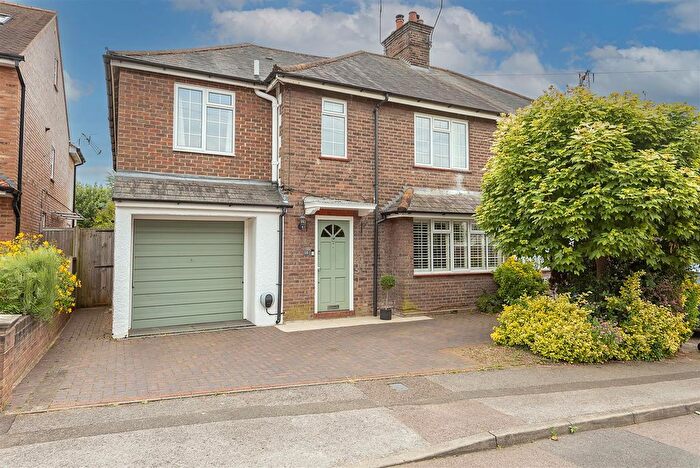 5 Bedroom Semi-Detached House For Sale In Grove Avenue, Harpenden, AL5