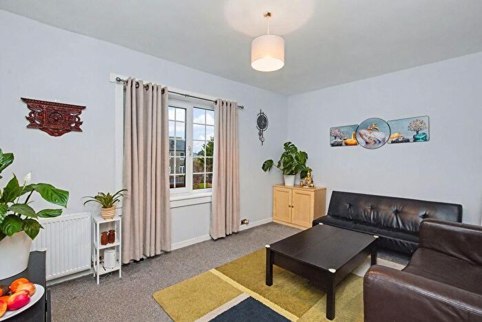 2 Bedroom Flat For Sale In Crewe Crescent, Crewe, Edinburgh, EH5