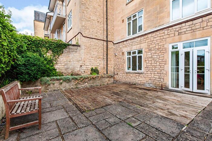 2 Bedroom Apartment To Rent In Julian Road, Bath, BA1