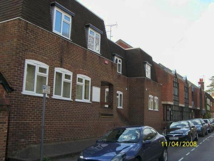 1 Bedroom Flat To Rent In Milton Road, Wokingham, 1Eg. RG40
