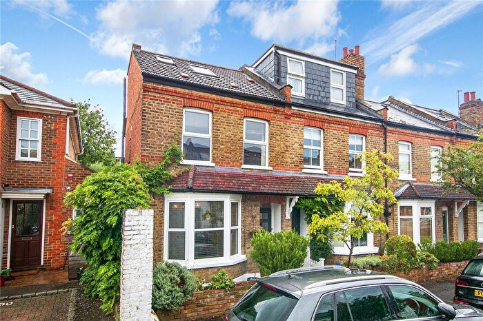 4 Bedroom End Of Terrace House For Sale In Somerset Gardens, Teddington, TW11