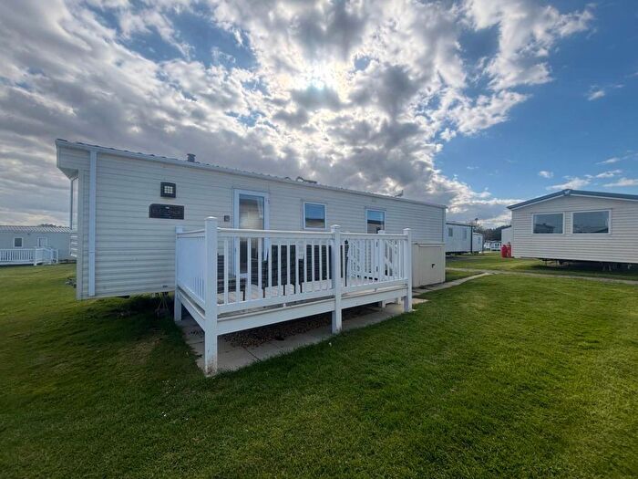 2 Bedroom Park Home For Sale In Cayton, Scarborough Massively Reduced, YO11