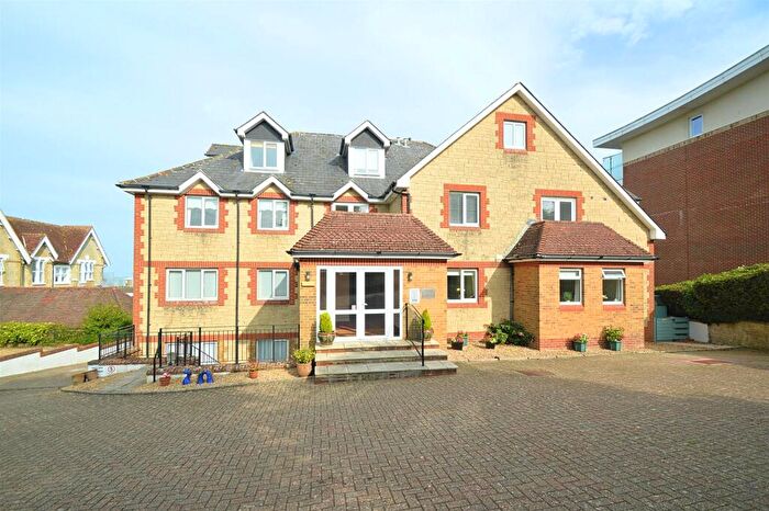 2 Bedroom Flat For Sale In Fantastic Sea Views * Shanklin, PO37