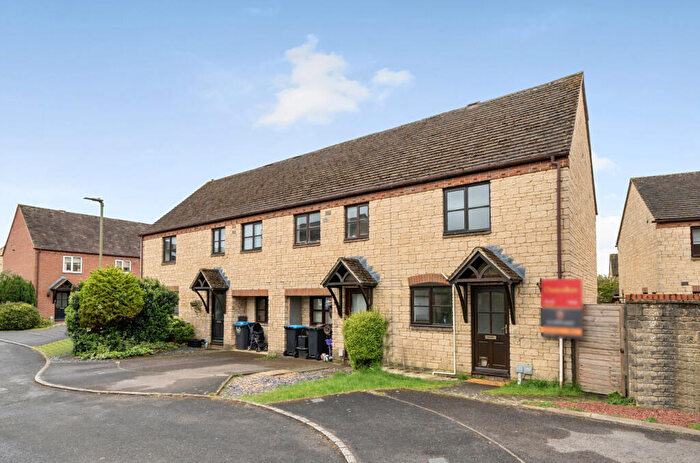 2 Bedroom End Of Terrace House For Sale In Snowshill Drive, Witney, Oxfordshire, OX28