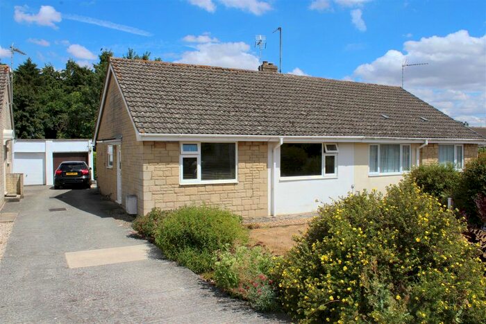 2 Bedroom Semi-Detached Bungalow To Rent In Bettertons Close, Fairford, GL7