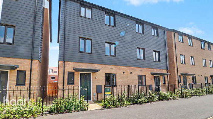 4 Bedroom Semi-Detached House For Sale In Natures Way, Peterborough, PE7