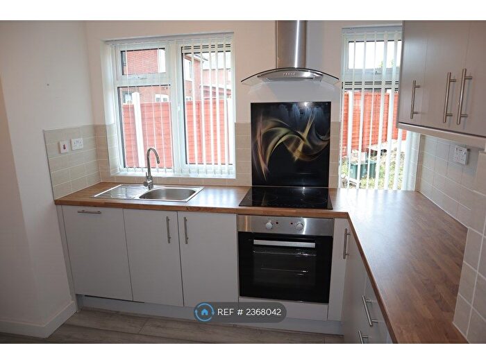 3 Bedroom Semi-Detached House To Rent In Daylands Avenue, Conisbrough, Doncaster, DN12