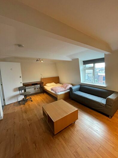 Studio To Rent In Kentish Town Road, London, NW1