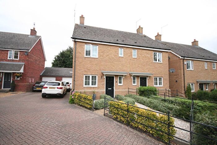 3 Bedroom Semi-Detached House To Rent In Chestnut Close, Milton Malsor, Northampton, NN7