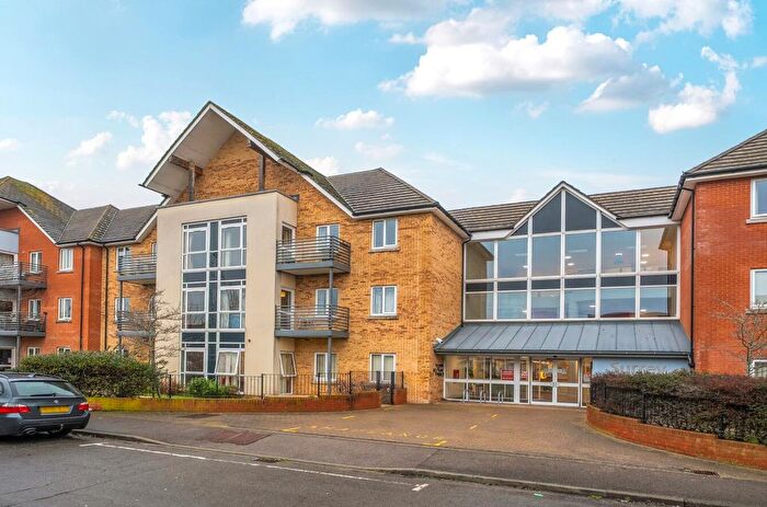 2 Bedroom Flat For Sale In Kent Road, Chandler's Ford, SO53