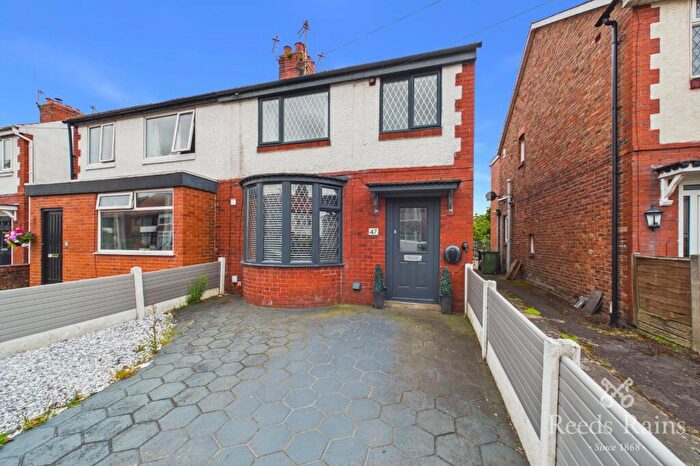 3 Bedroom Semi Detached House For Sale In Rutland Avenue, Poulton-le-Fylde, Lancashire, FY6