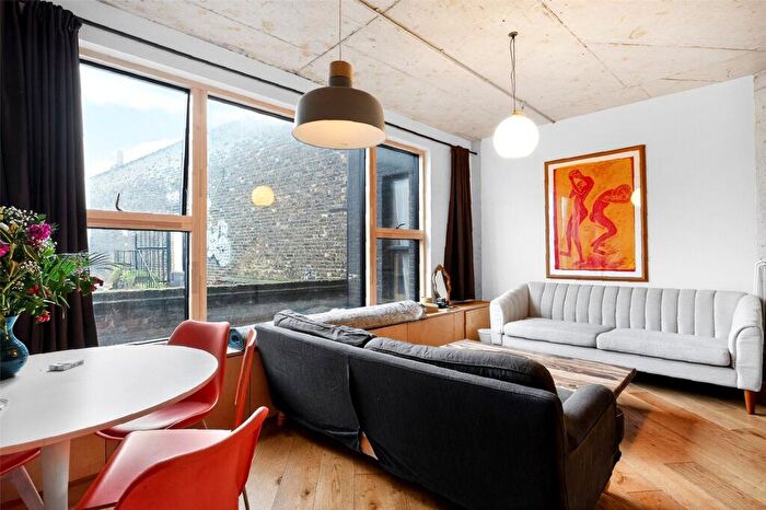 3 Bedroom Apartment To Rent In Wallis Road, London, E9