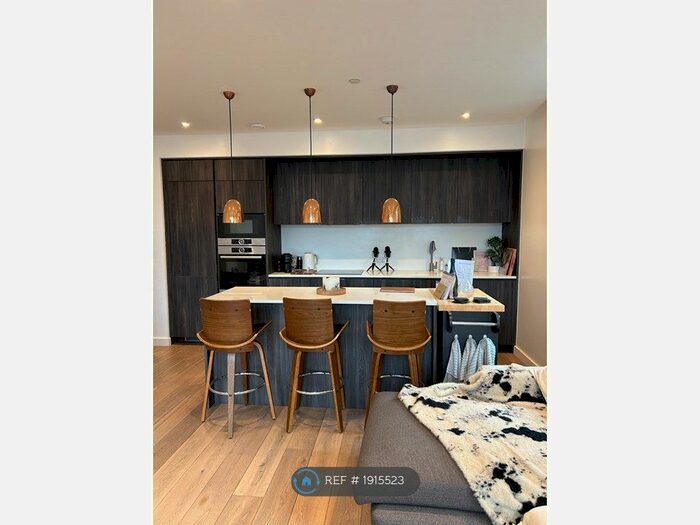 2 Bedroom Flat To Rent In Reminder Lane, London, SE10