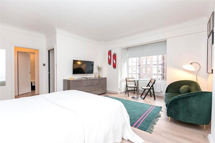 Flat To Rent In Rossmore Court, Park Road, NW1