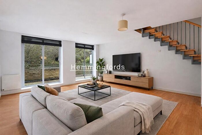 2 Bedroom Flat For Sale In Wenlock Road, London, N1