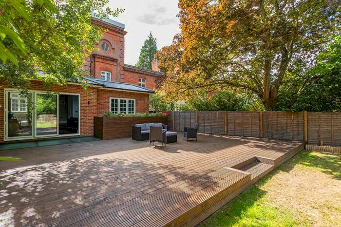 4 Bedroom Apartment To Rent In Windlesham, Surrey, GU20