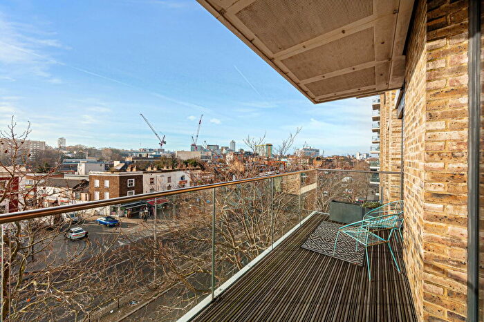 2 Bedroom Apartment For Sale In Victory Parade, London, SE18