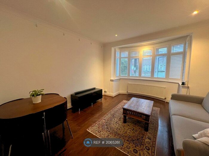 2 Bedroom Flat To Rent In Carlyon Close, Wembley, HA0