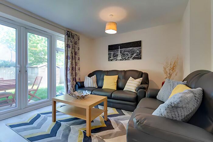 2 Bedroom Flat To Rent In Orchard Park, CB4