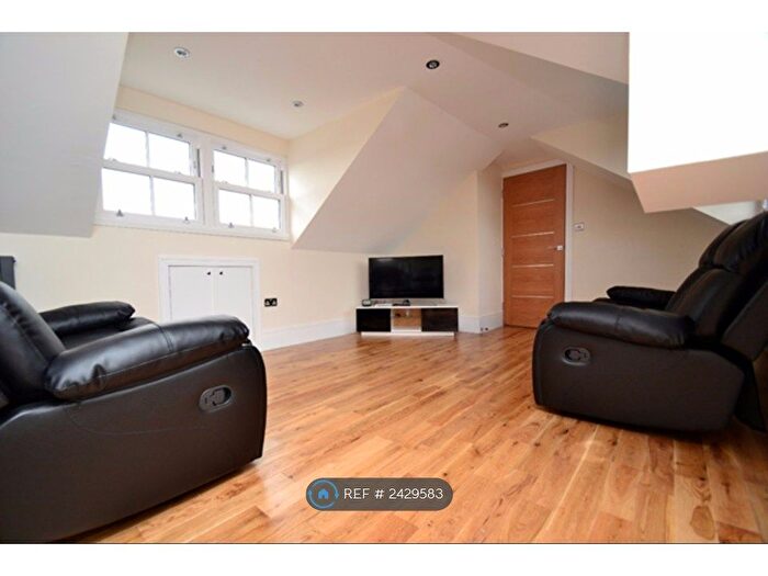 2 Bedroom Flat To Rent In Elthorne Court, London, N19