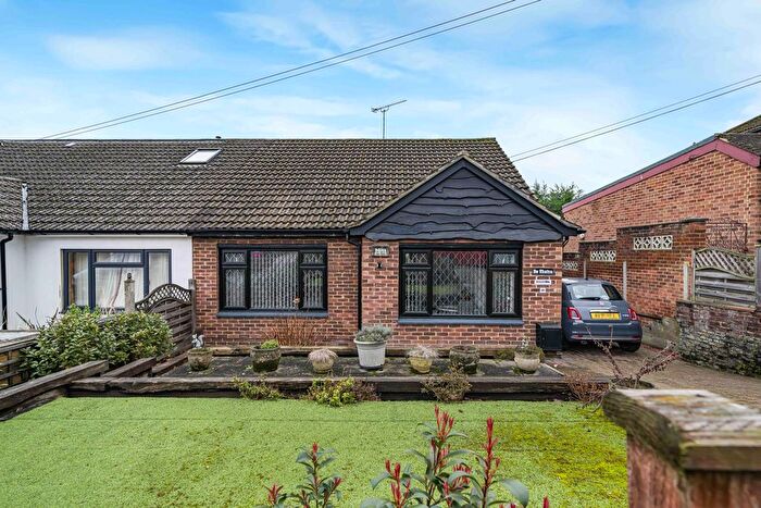 2 Bedroom Bungalow For Sale In Squires Way, Joydens Wood, DA2
