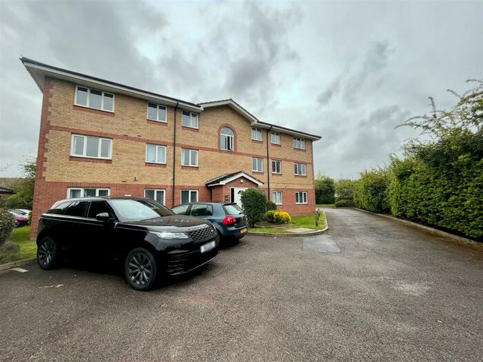 2 Bedroom Flat To Rent In Bentley Drive, Harlow, CM17