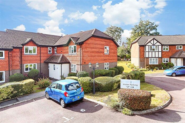 1 Bedroom Flat For Sale In Linden Chase, Uckfield, East Sussex, TN22