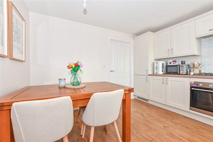 3 Bedroom Semi-Detached House For Sale In Dragonfly Close, Minster On Sea, Sheerness, Kent, ME12