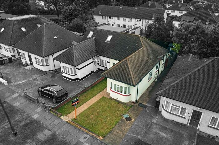 3 Bedroom Semi Detached Bungalow For Sale In Kenilworth Road, Edgware, HA8