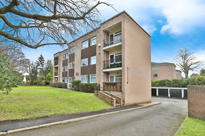 2 Bedroom Flat For Sale In Cavendish Road, Bournemouth, BH1