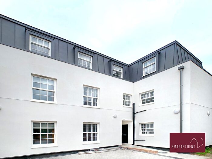 1 Bedroom Flat To Rent In Eton Court, Windsor, SL4