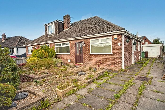 2 Bedroom Semi-Detached Bungalow For Sale In Kenilworth Drive, Hindley Green, WN2