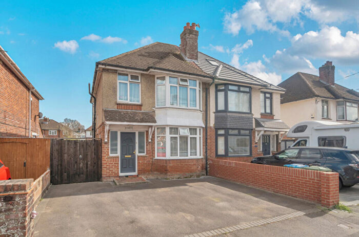 3 Bedroom Semi Detached House For Sale In Brookwood Road, Millbrook, Southampton, Hampshire, SO16