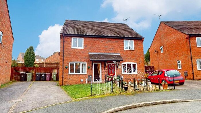 2 Bedroom Property For Sale In Oak Tree Close, Arkwright Town, Chesterfield, Derbyshire, S44