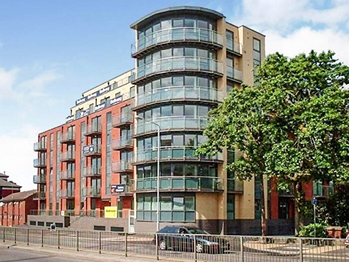 1 Bedroom Flat To Rent In Bath Road, Slough, SL1