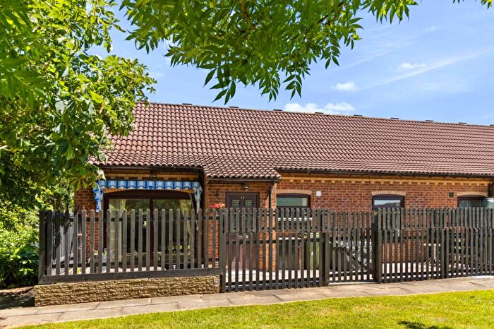2 Bedroom Bungalow For Sale In Peterhouse Road, Grimsby, N E Lincolnshire, DN34