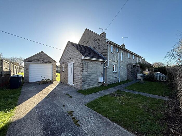 3 Bedroom Semi-Detached House To Rent In Hawcroft, Holt, BA14